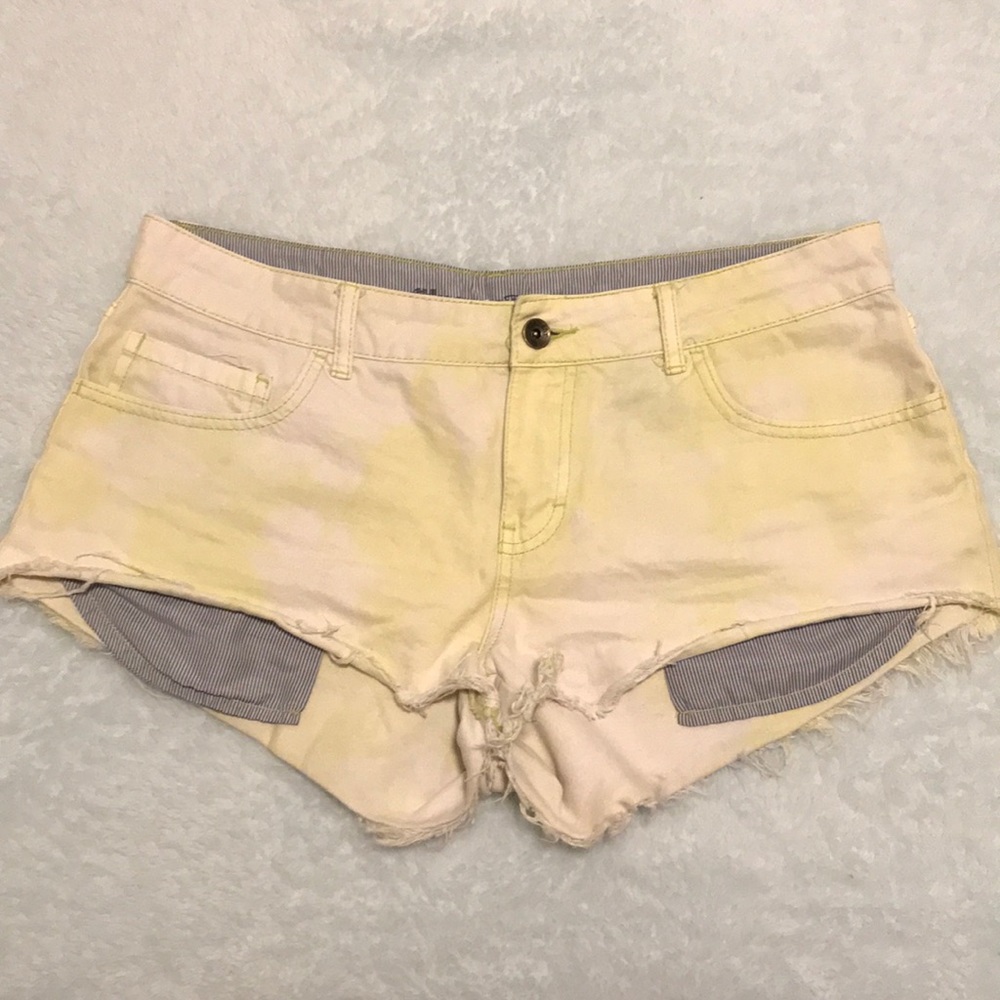 yellow/white denim shorts